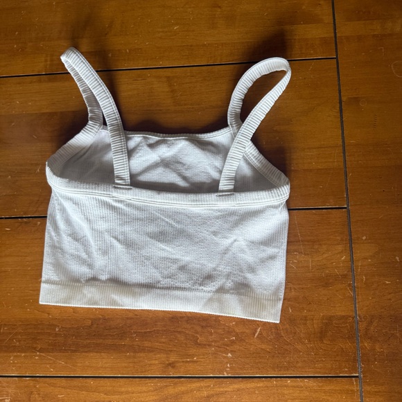 Colsie White Ribbed Cropped Tank - Picture 2 of 3